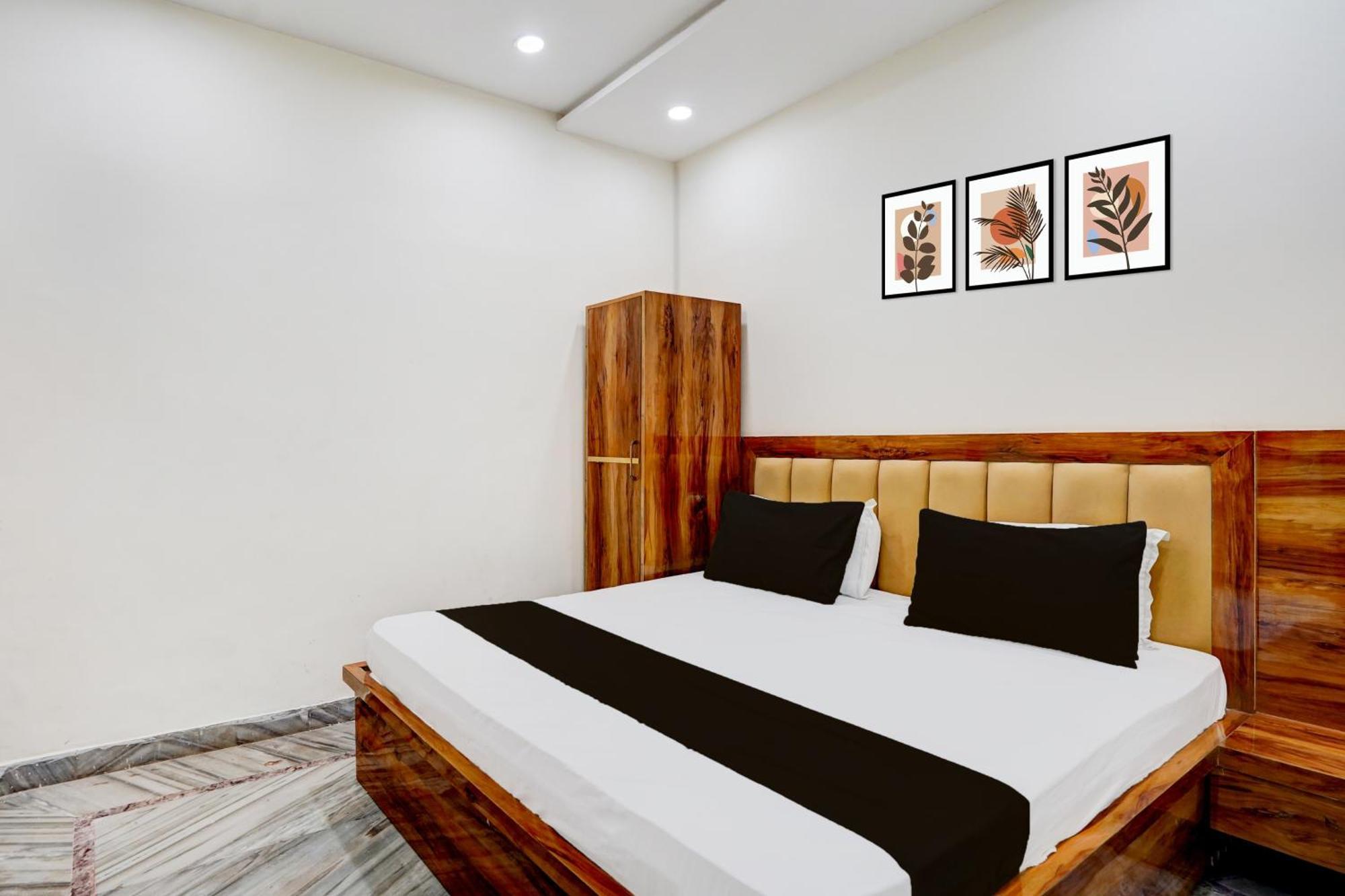 Hotel O Sher-e-punjab & Restaurant Agra (Uttar Pradesh)